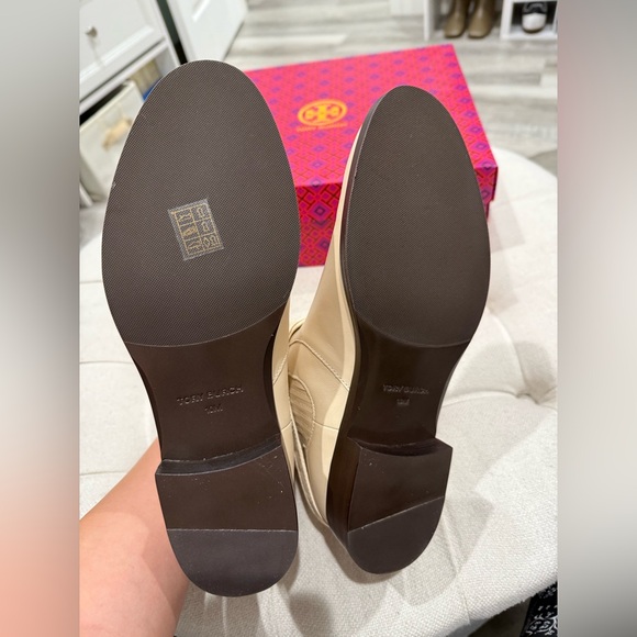 Tory Burch T-HARDWARE CHELSEA BOOT Cream Beige Dulce de Leche 10 Booties - Picture 8 of 10